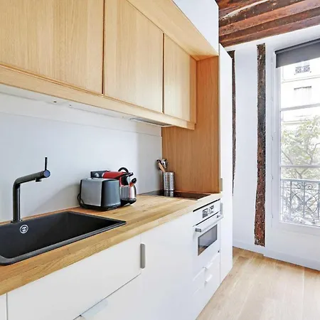 Charming For 2 People - Le Marais Paris